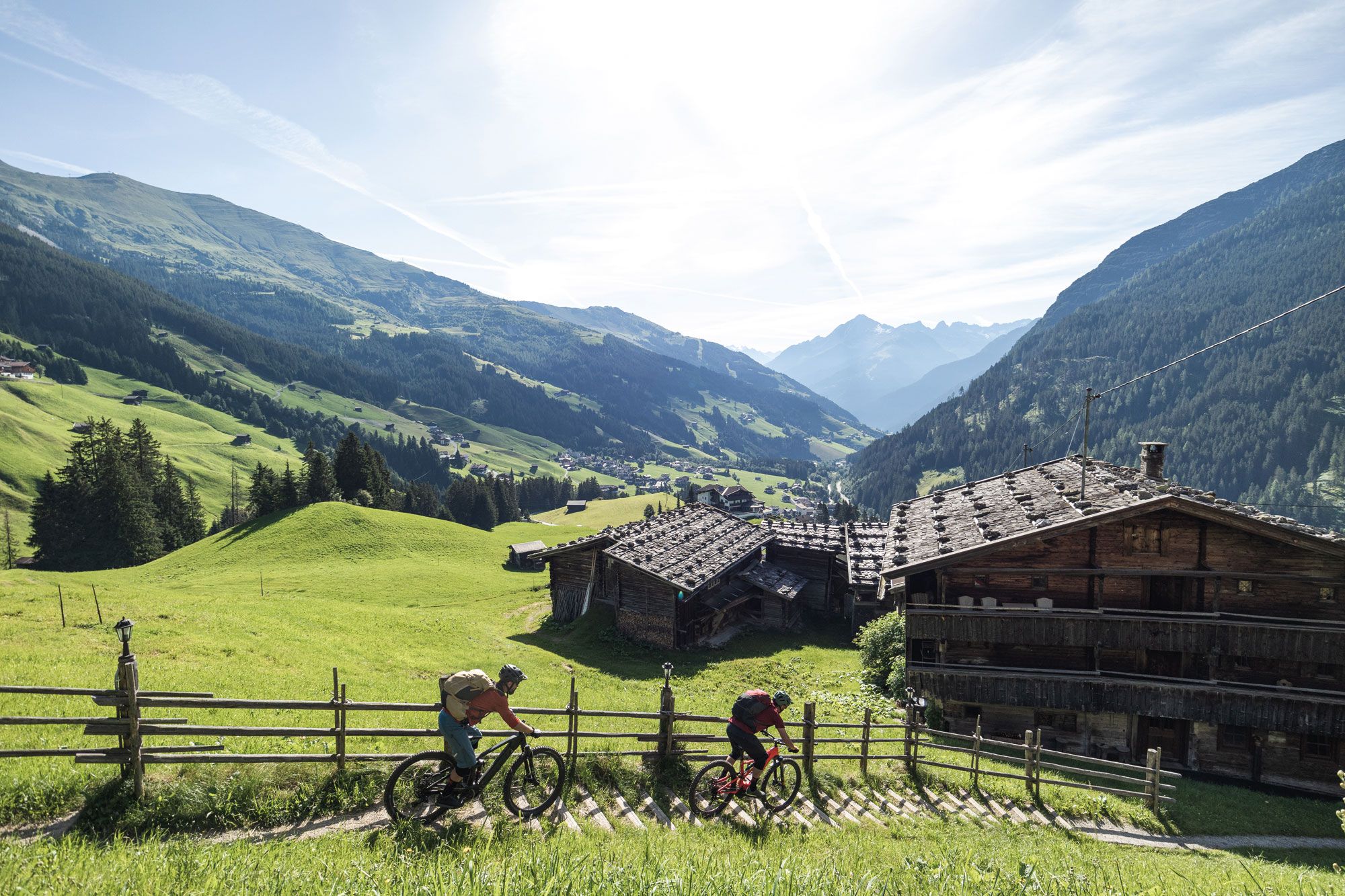Flucht nach oben   Tirol von Joch zu Joch
