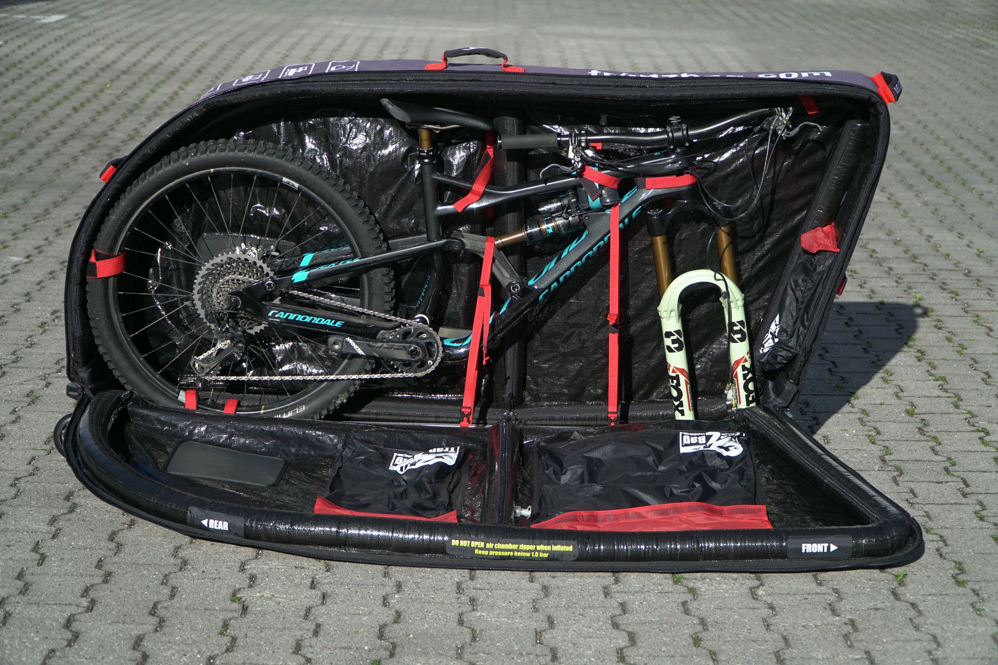 Verpackungskünstler   Vier Bike Bags im Test