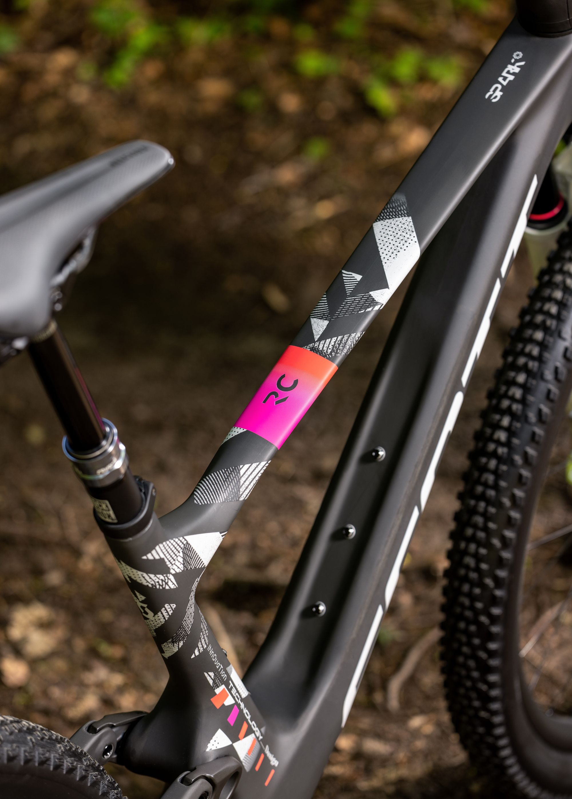 All-New Scott Spark x Flight Attendant