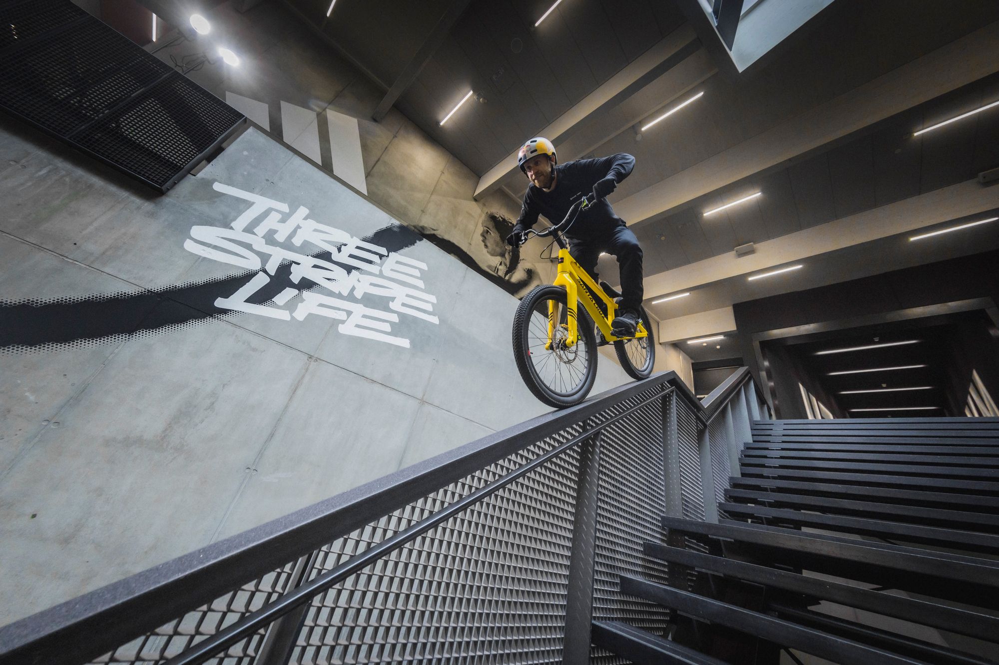 Danny Did It Again: MacAskill zu Gast auf dem adidas Campus