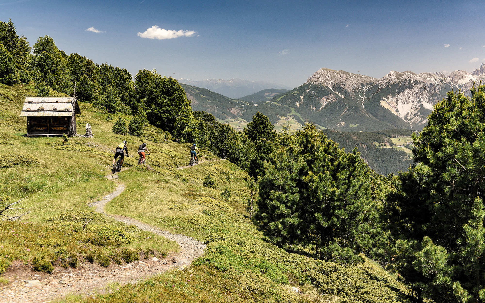 Durch ein Meer aus Stein:   Mit dem E-MTB in den Dolomiten