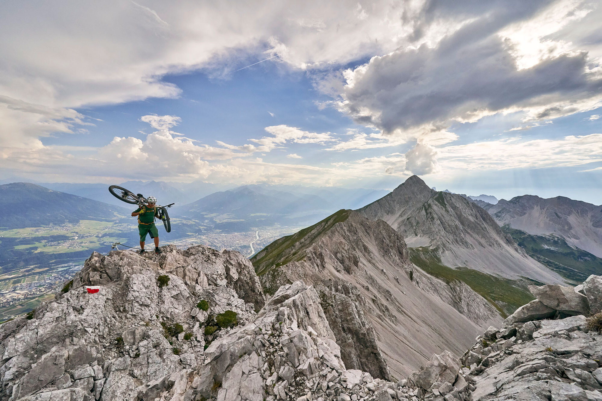 Wo geht's zum Holy Trail? Interview mit Harald Philipp Wo geht's zum Holy Trail? Interview mit Harald Philipp