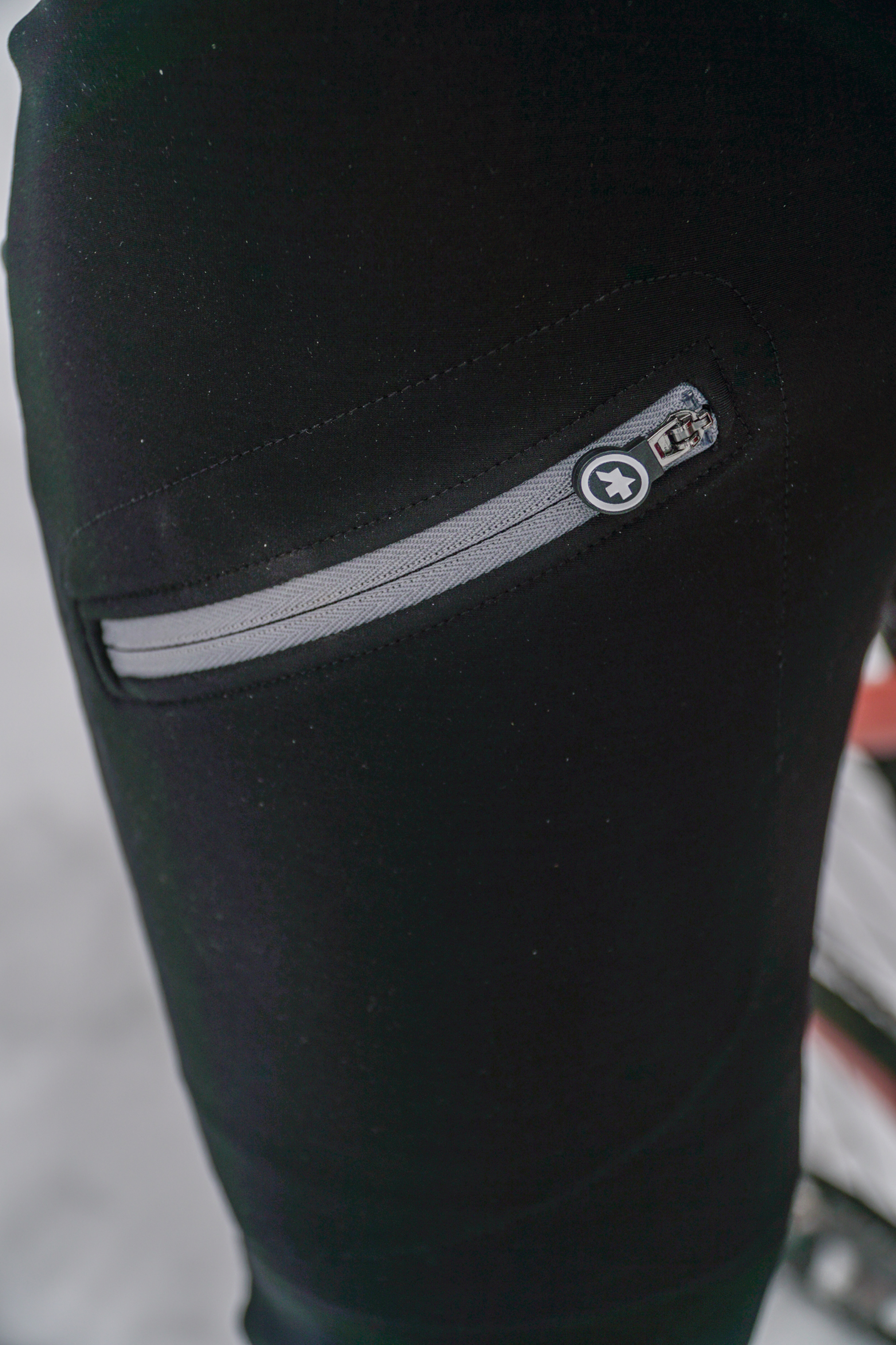 Im Test: Assos Trail Winter Softshell Jacket und Cargo Pants Im Test: Assos Trail Winter Softshell Jacket und Cargo Pants