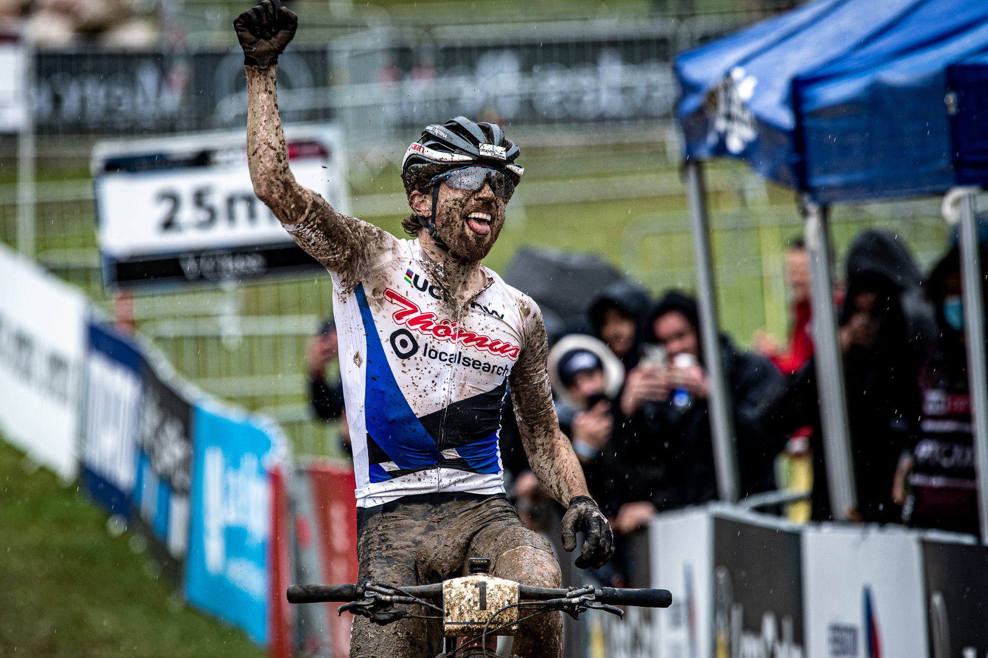 Mathias Flückiger macht das Double in Les Gets perfekt!