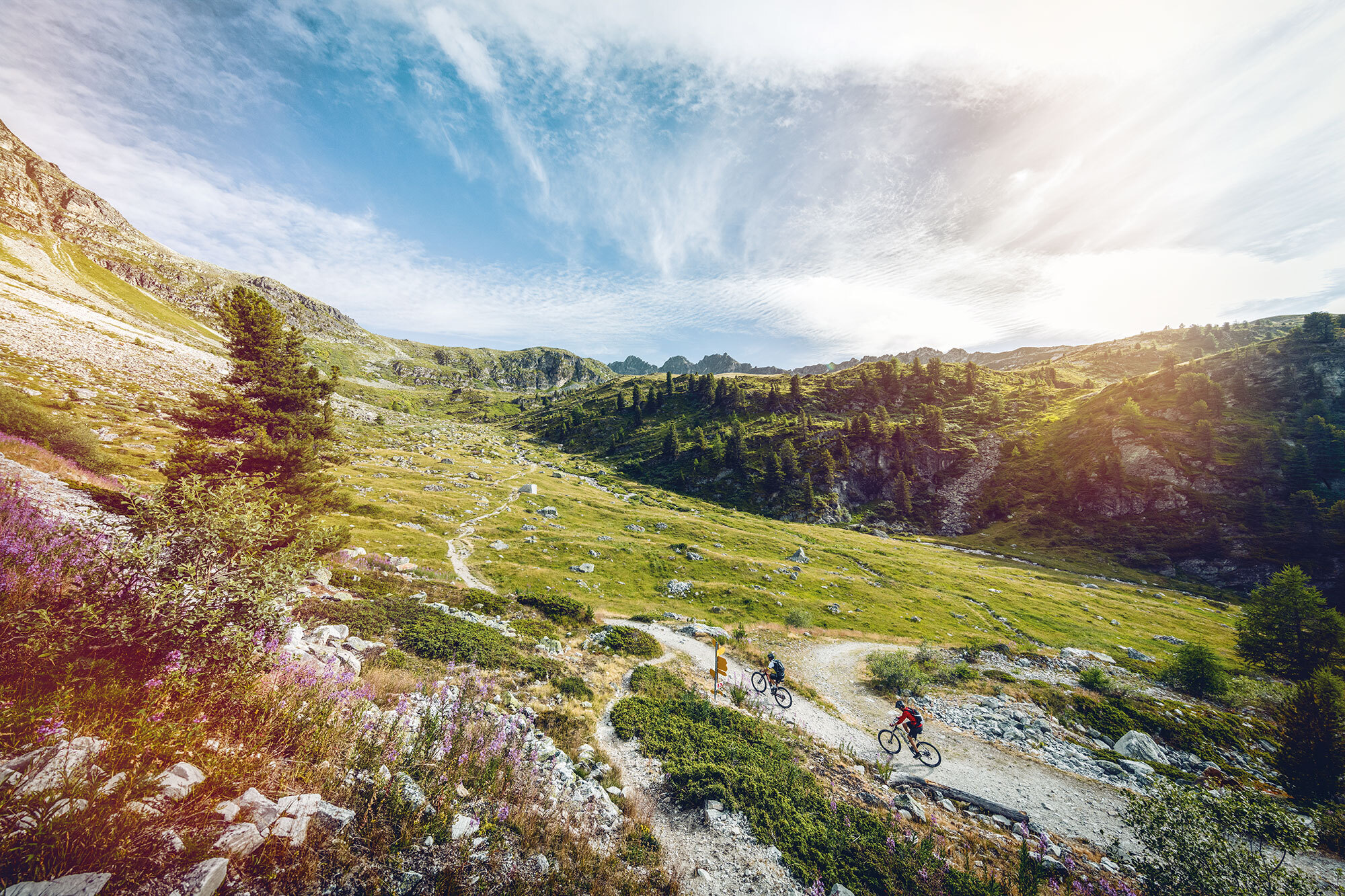 Spielplatz der Superlative - Mountainbiken im Wallis Spielplatz der Superlative - Mountainbiken im Wallis