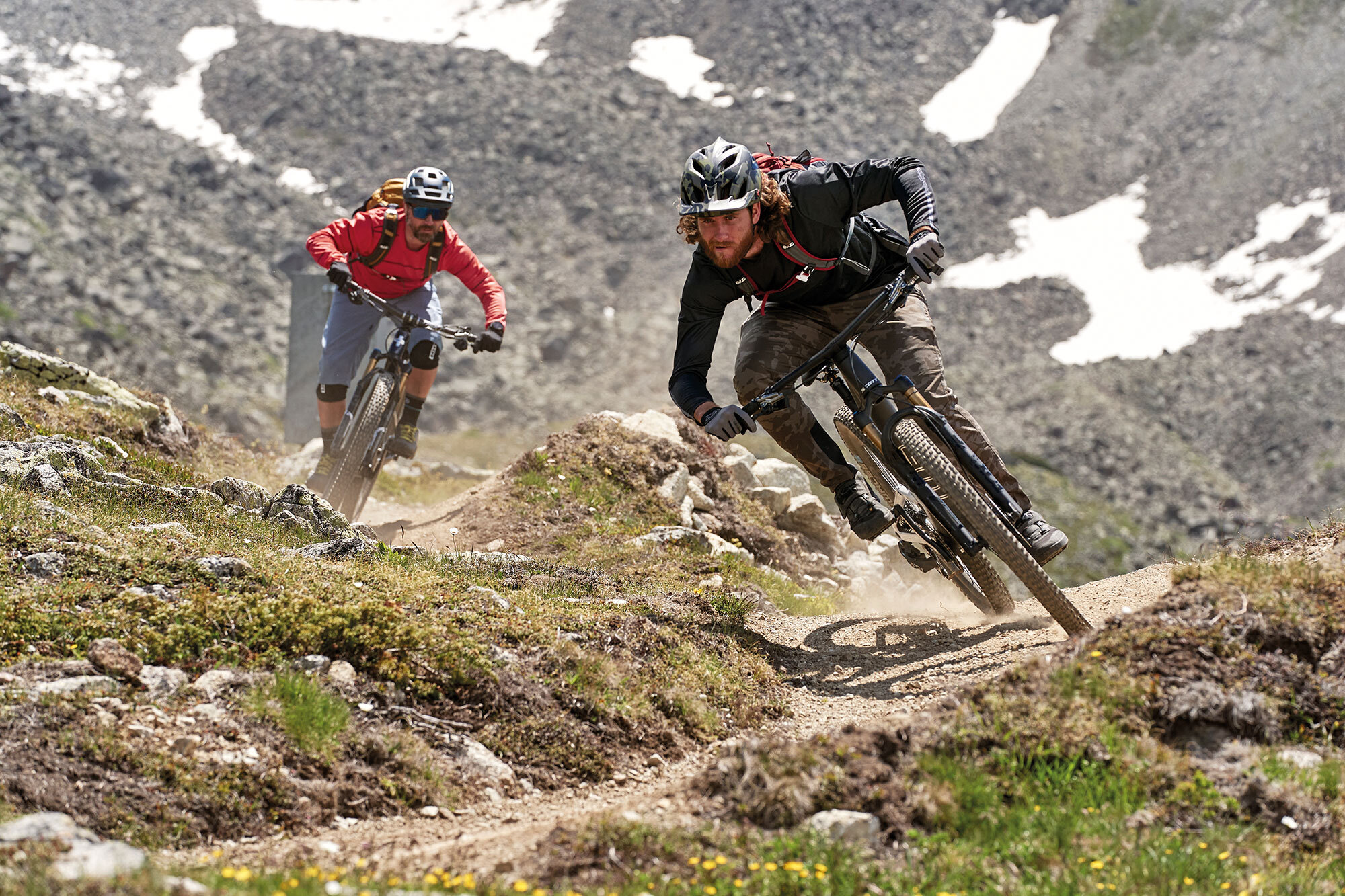 Im Test:   10 MTBs mit und ohne Motor