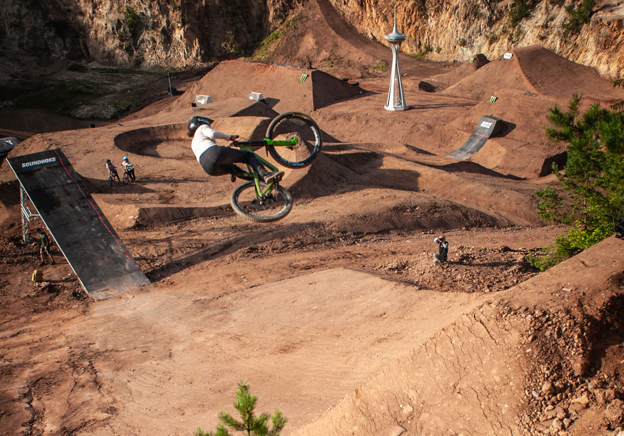 Audi Nines MTB: Queens of Gnar Audi Nines MTB: Queens of Gnar