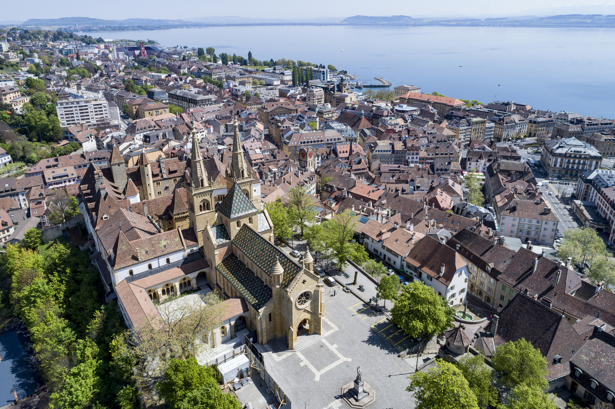 Im Drei-Seen-Land: City Ride Neuchâtel Im Drei-Seen-Land: City Ride Neuchâtel