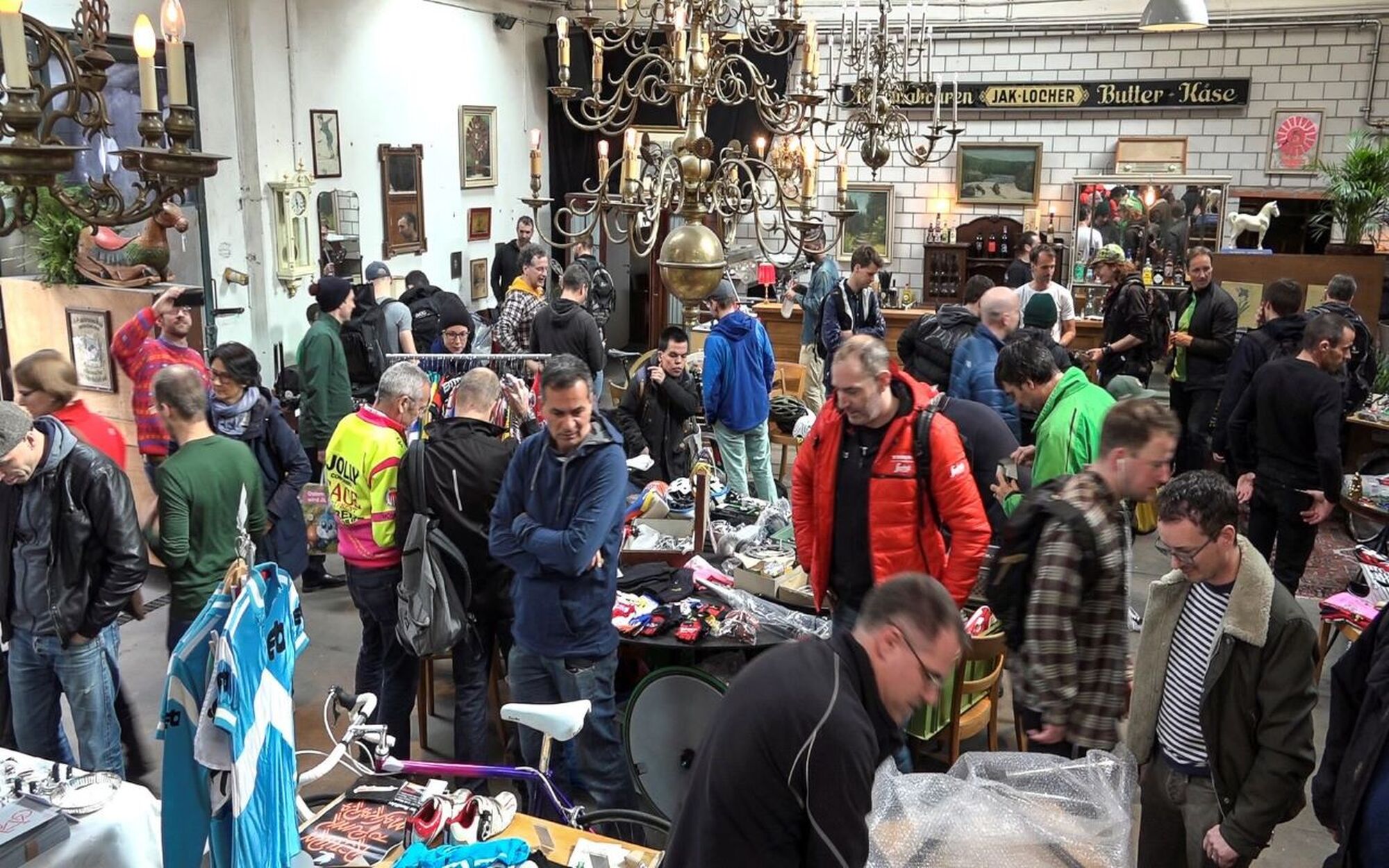 Bike Flohmarkt – Teilchenbeschleuniger