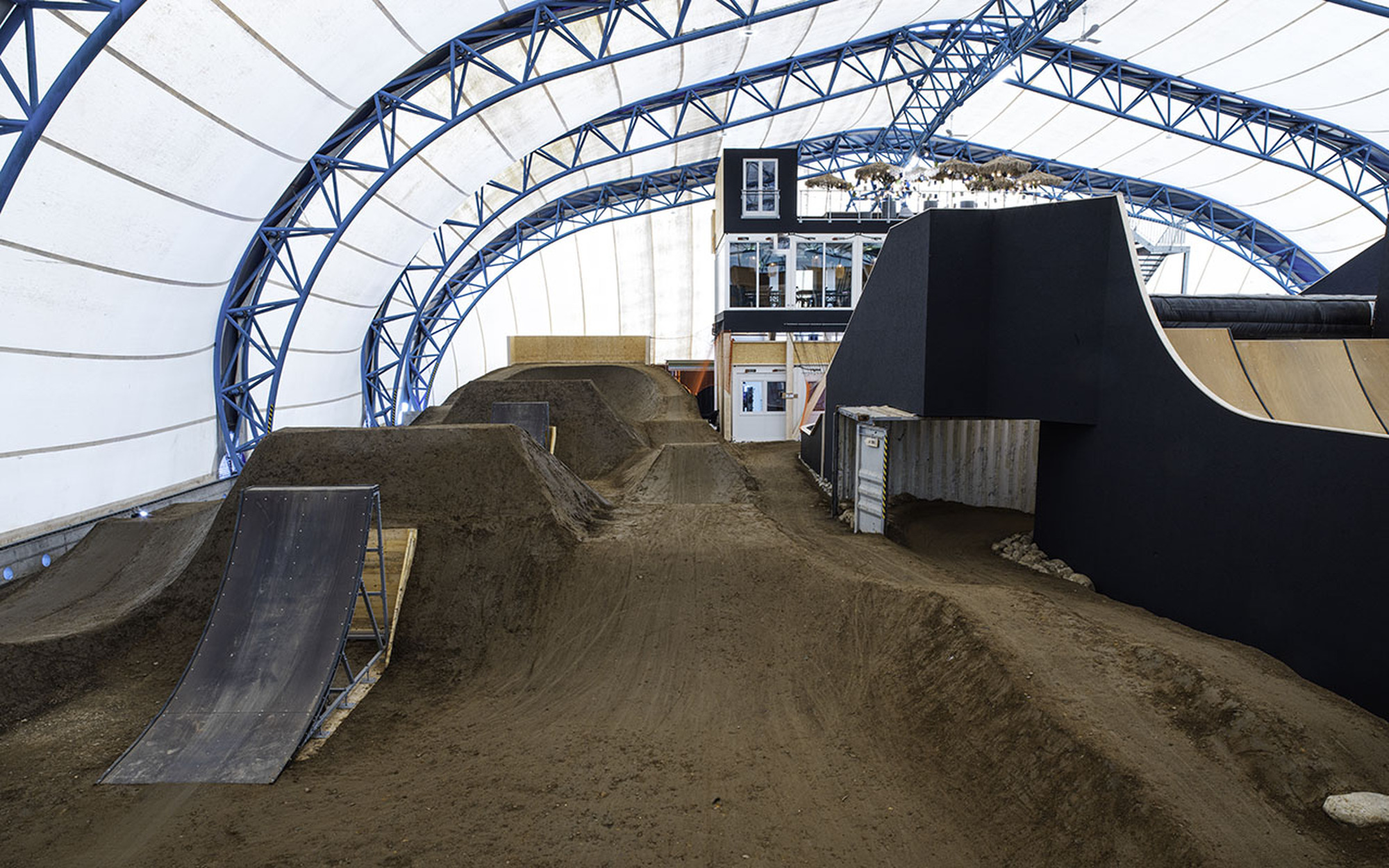 Neuer Indoor Bikepark Wheel Park Sarnen Neuer Indoor Bikepark Wheel Park Sarnen