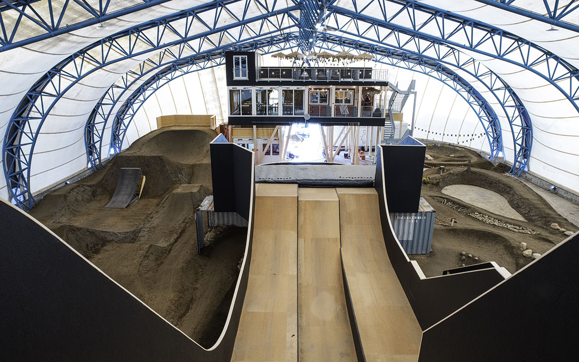 Neuer Indoor Bikepark Wheel Park Sarnen