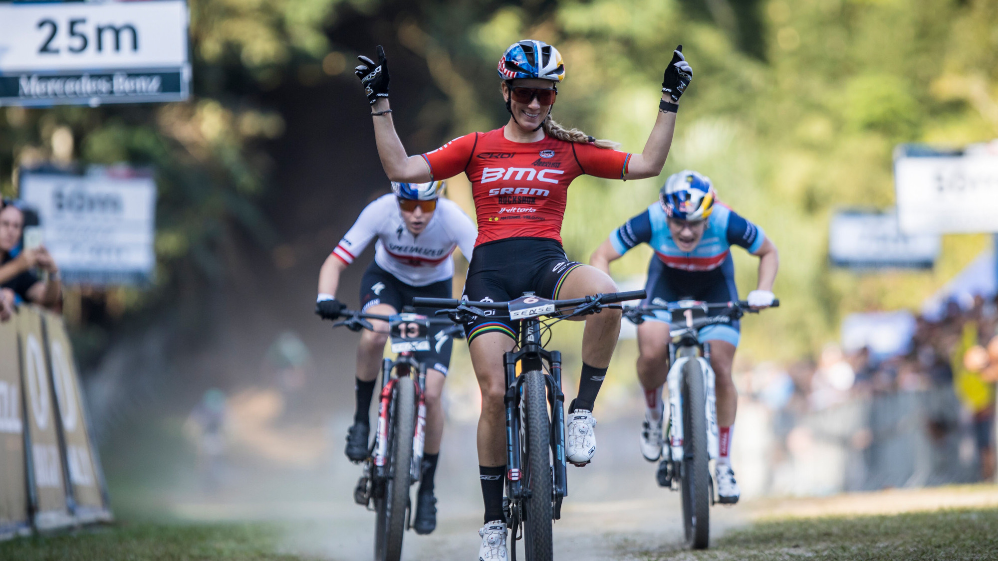 Schurter und McConnell triumphieren bei Weltcup-Auftakt in Brasilien Schurter und McConnell triumphieren bei Weltcup-Auftakt in Brasilien