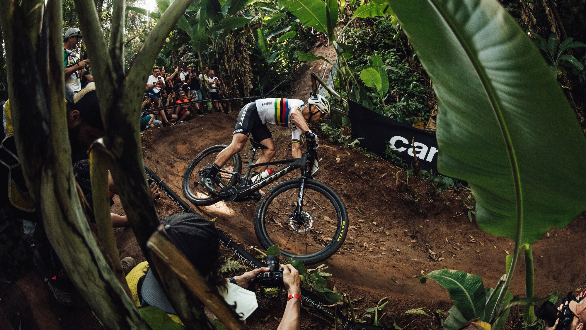 Schurter und McConnell triumphieren bei Weltcup-Auftakt in Brasilien Schurter und McConnell triumphieren bei Weltcup-Auftakt in Brasilien
