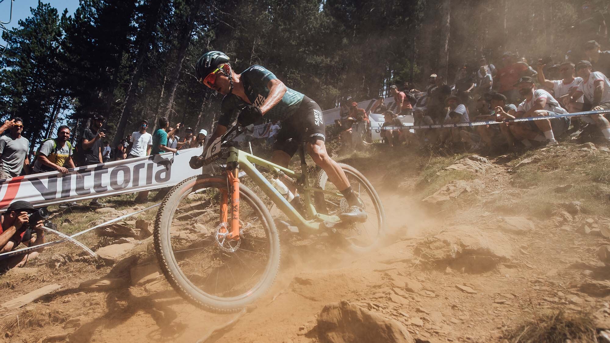 Welcup Vallnord: Staubschlacht und Schweizer Doppelsieg Welcup Vallnord: Staubschlacht und Schweizer Doppelsieg