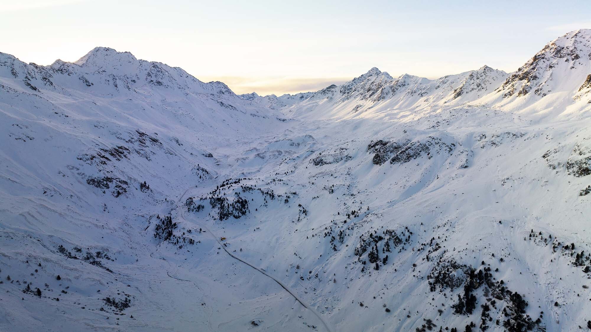 «Red Bull Sledgends»: Schlittenrennen am Flüelapass «Red Bull Sledgends»: Schlittenrennen am Flüelapass