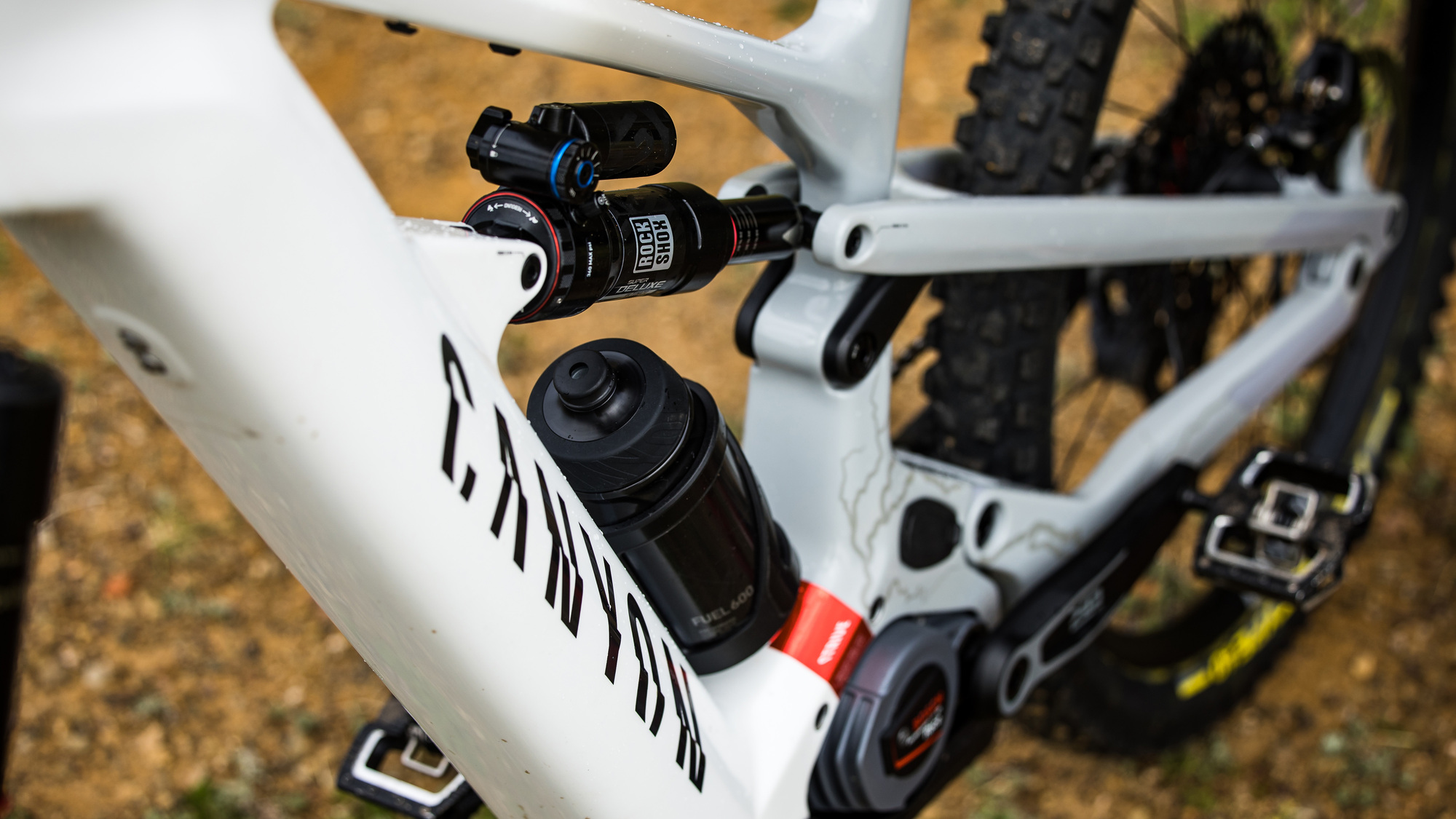 Canyon stellt neues E-Enduro Raceteam vor. Canyon stellt neues E-Enduro Raceteam vor.
