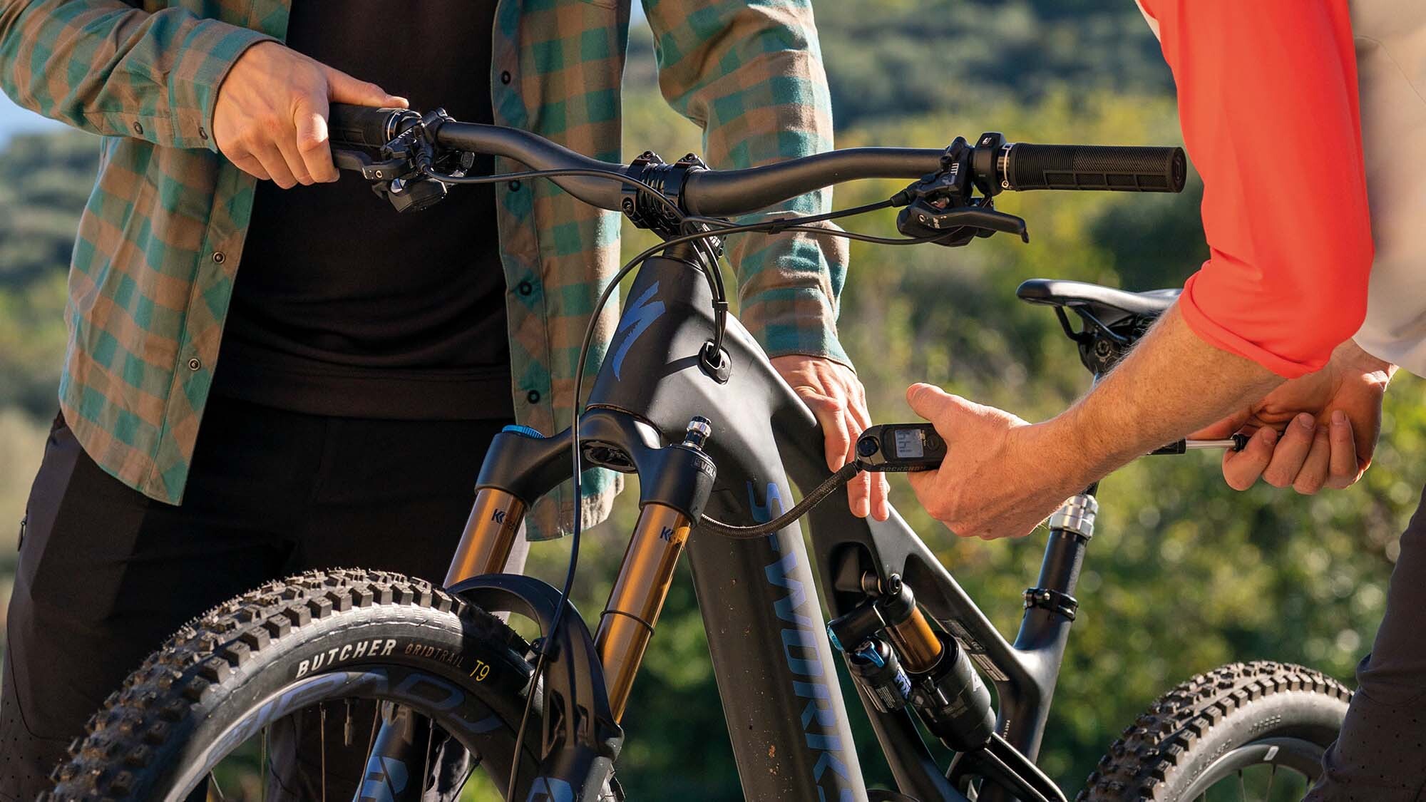 Kräftemessen - 8 E-MTBs im Test Kräftemessen - 8 E-MTBs im Test
