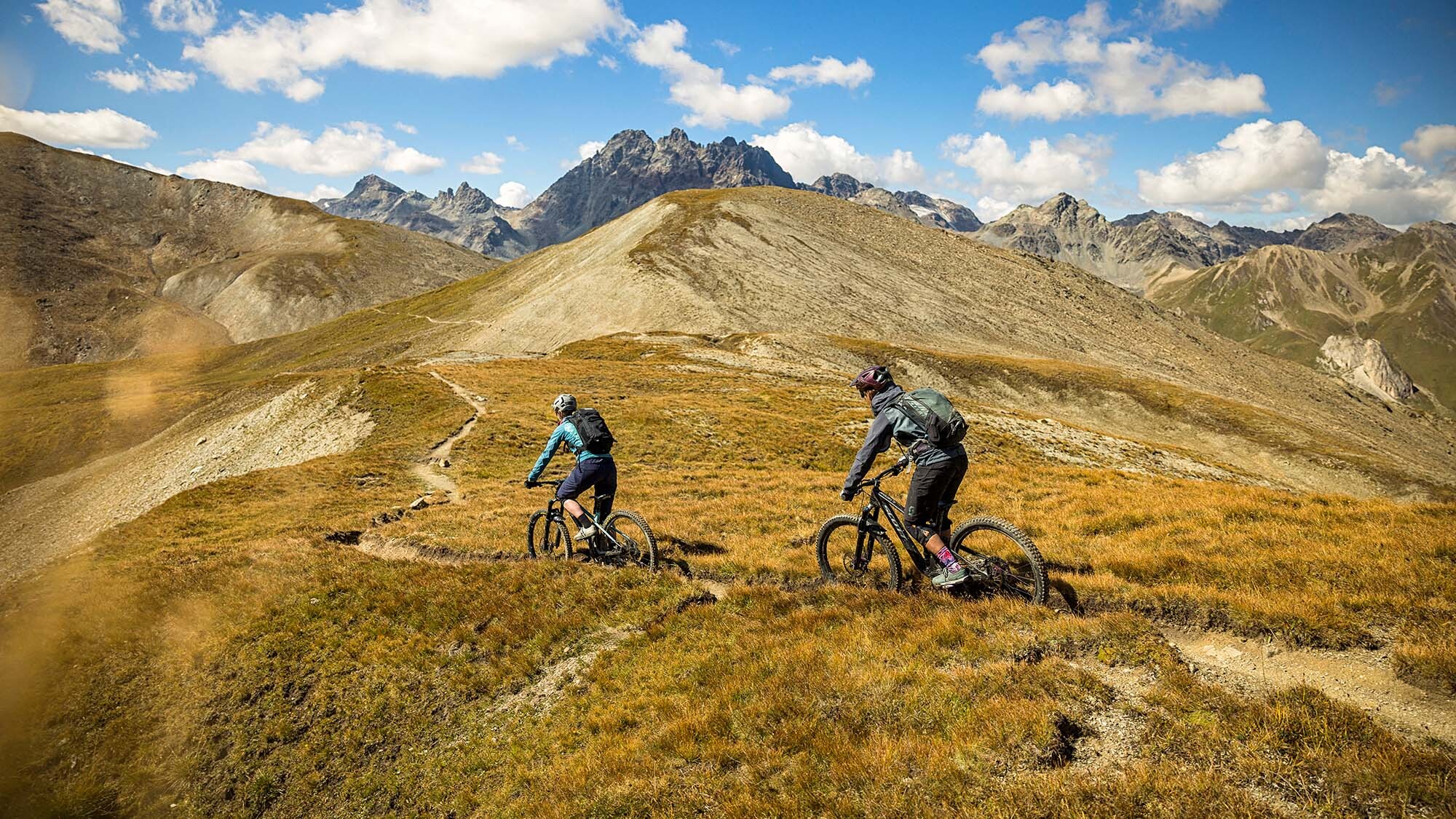 Trai(l)s Vals. Tälerübergreifende MTB Tour. Trai(l)s Vals. Tälerübergreifende MTB Tour.