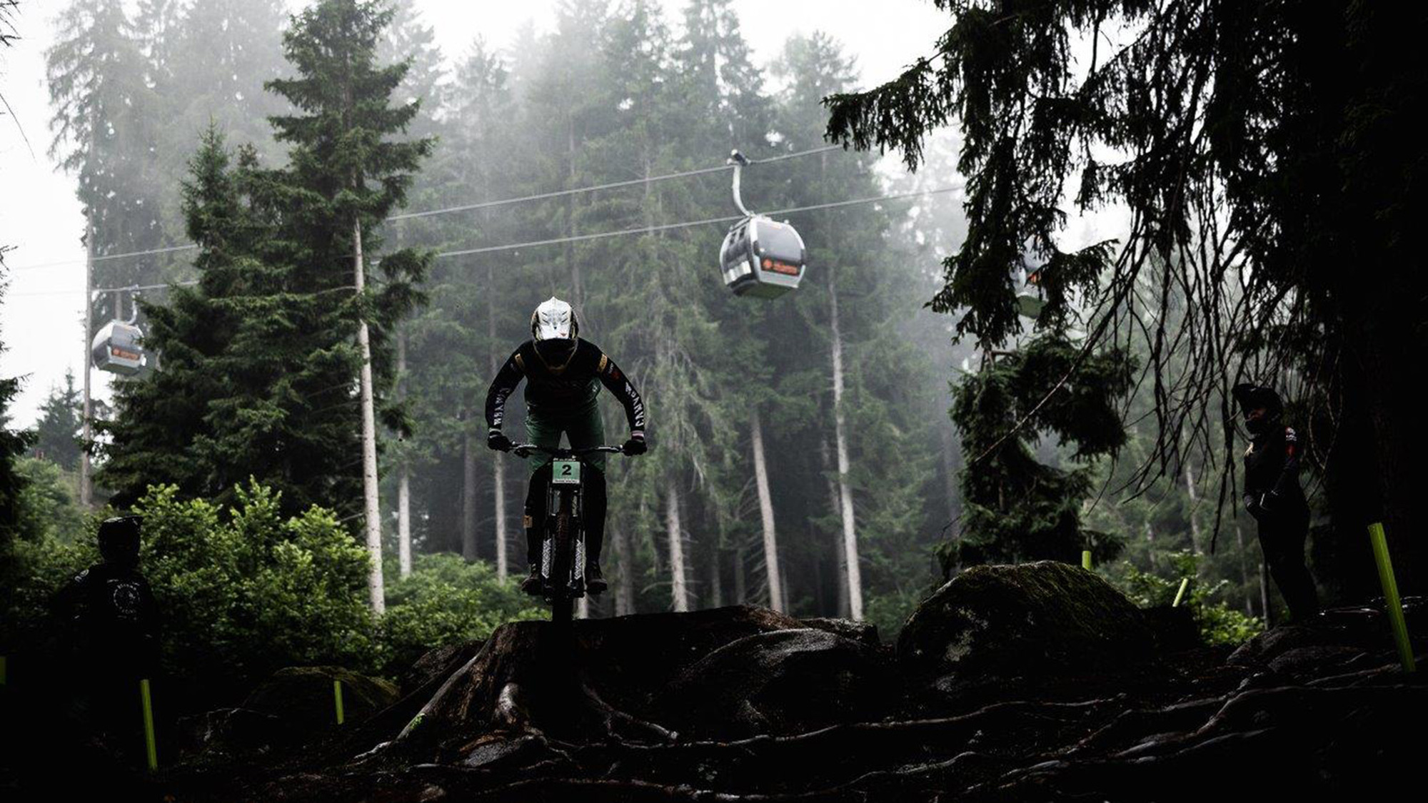 Grip and Ride: So findest du die richtigen MTB-Reifen für den Winter Grip and Ride: So findest du die richtigen MTB-Reifen für den Winter