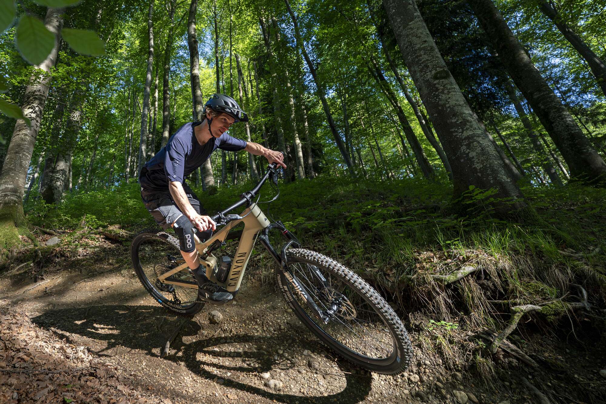 Minimal-Assist vs. Full-Power E-Mountainbikes Minimal-Assist vs. Full-Power E-Mountainbikes