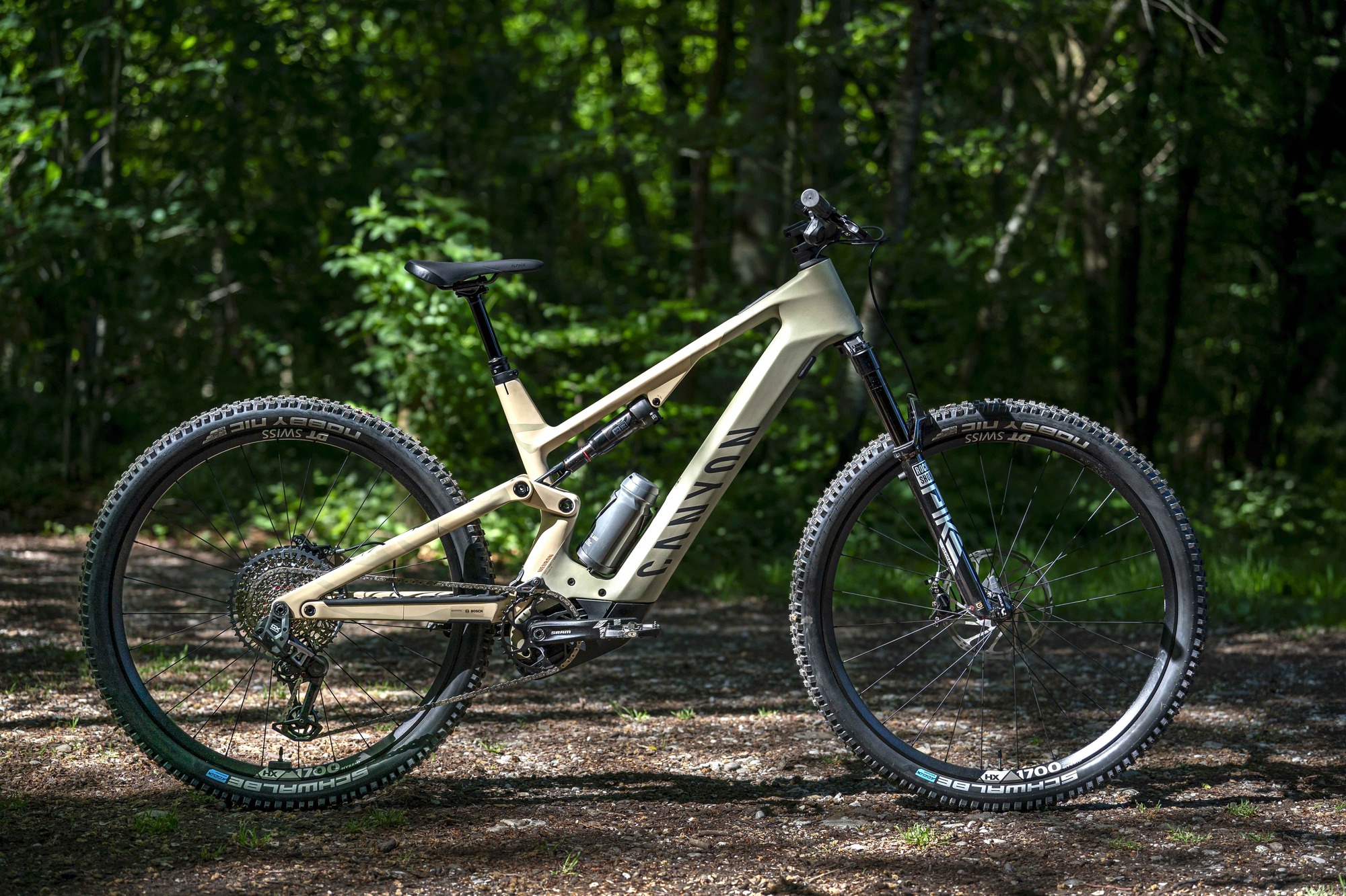 Minimal-Assist vs. Full-Power E-Mountainbikes Minimal-Assist vs. Full-Power E-Mountainbikes