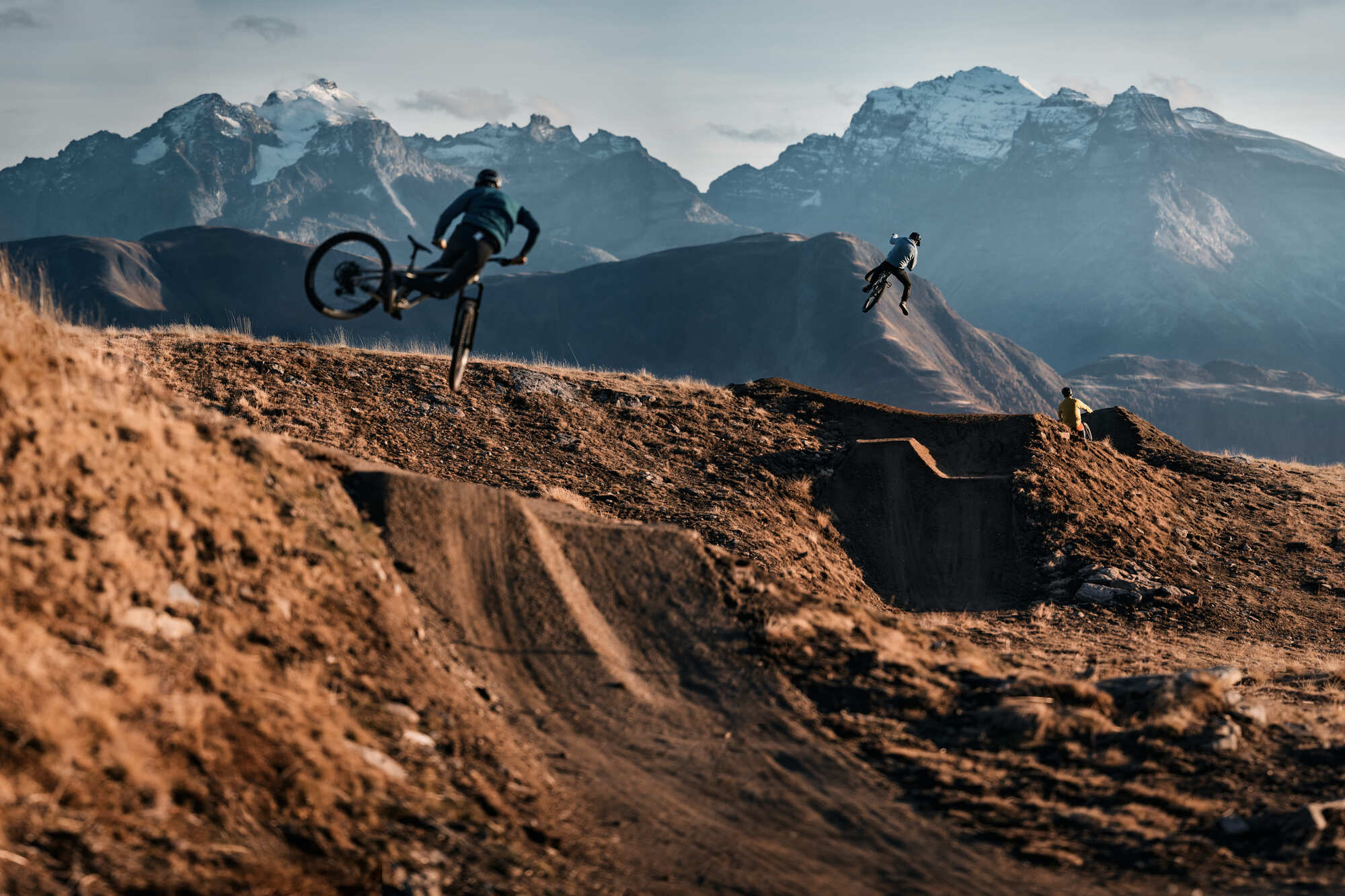 Rhythmus der Trails - Riding High in Bellwald Rhythmus der Trails - Riding High in Bellwald