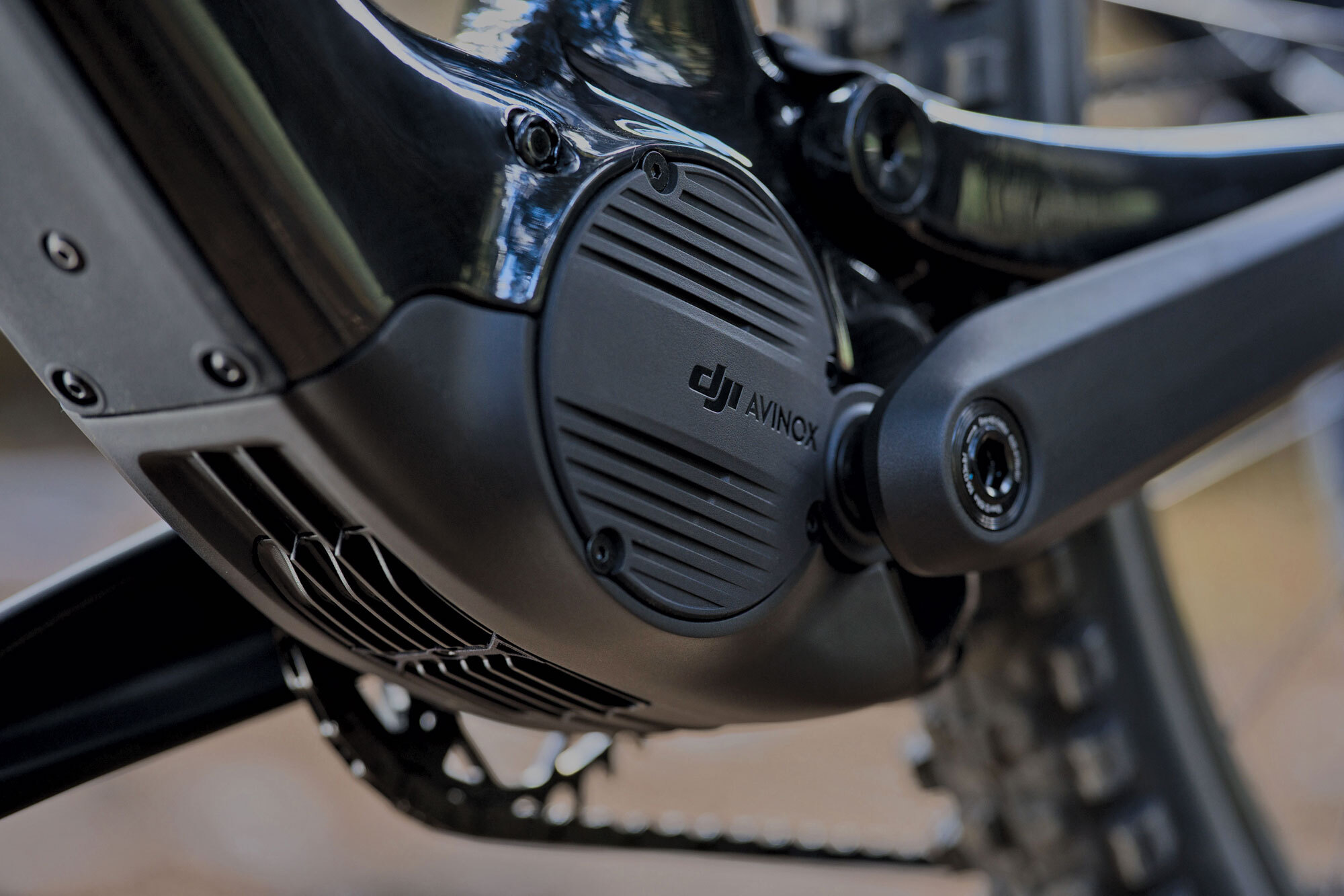 Paukenschlag Drohnenspezialist DJI präsentiert E-MTB Mittelmotor