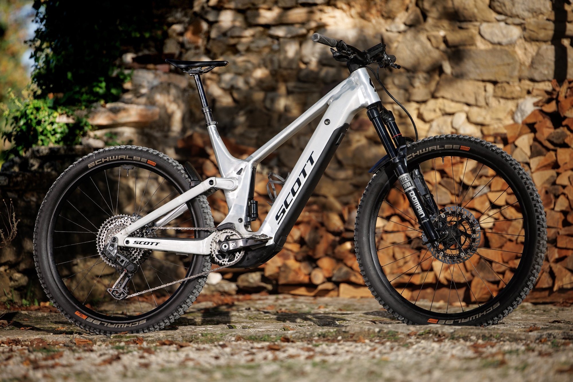 Das neue Patron – Überarbeite E-Trailmaschine aus dem Hause SCOTT Das neue Patron – Überarbeite E-Trailmaschine aus dem Hause SCOTT