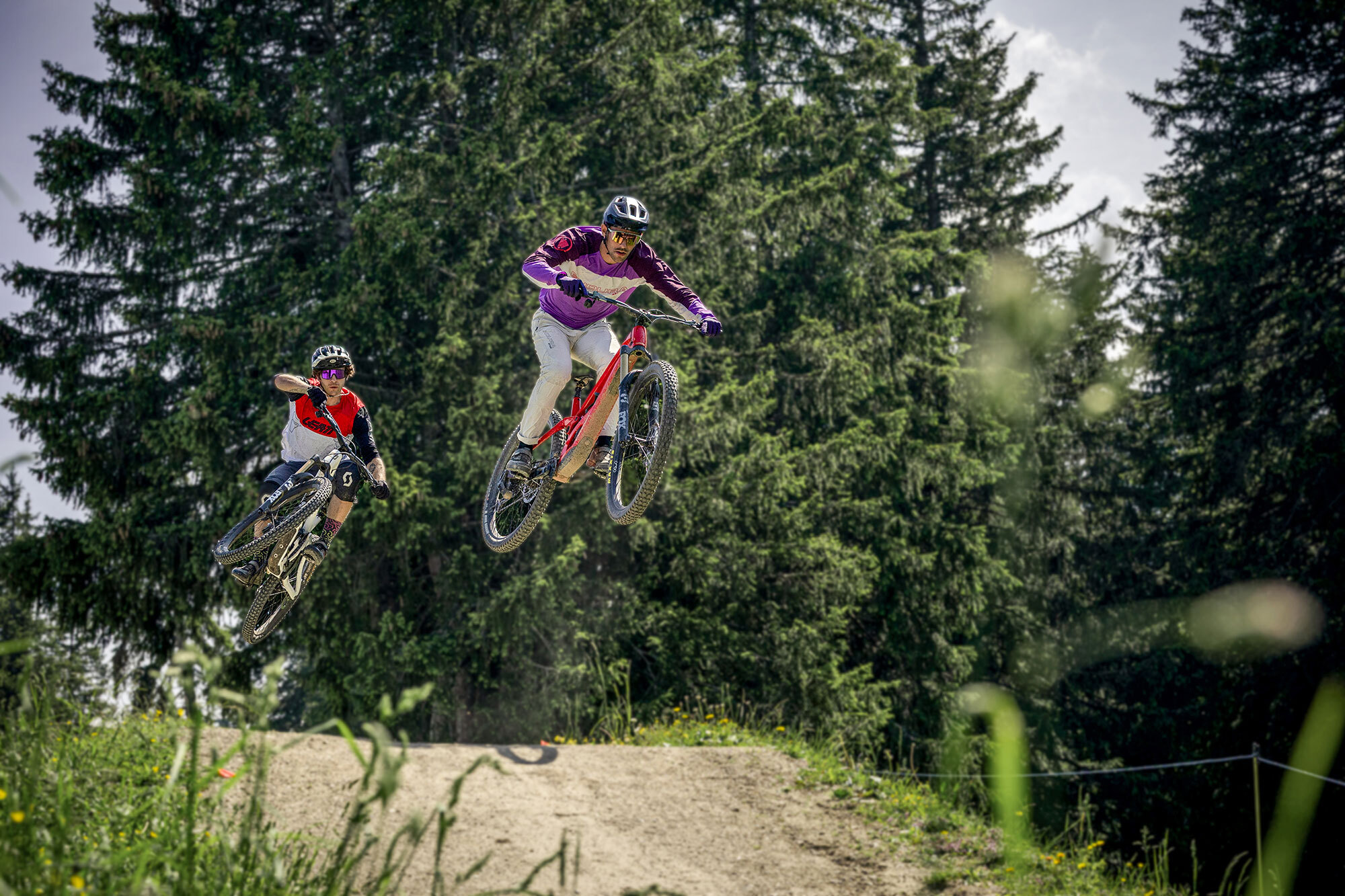 Die besten Enduro Bikes 2025 – Mountainbike Test und Kaufberatung