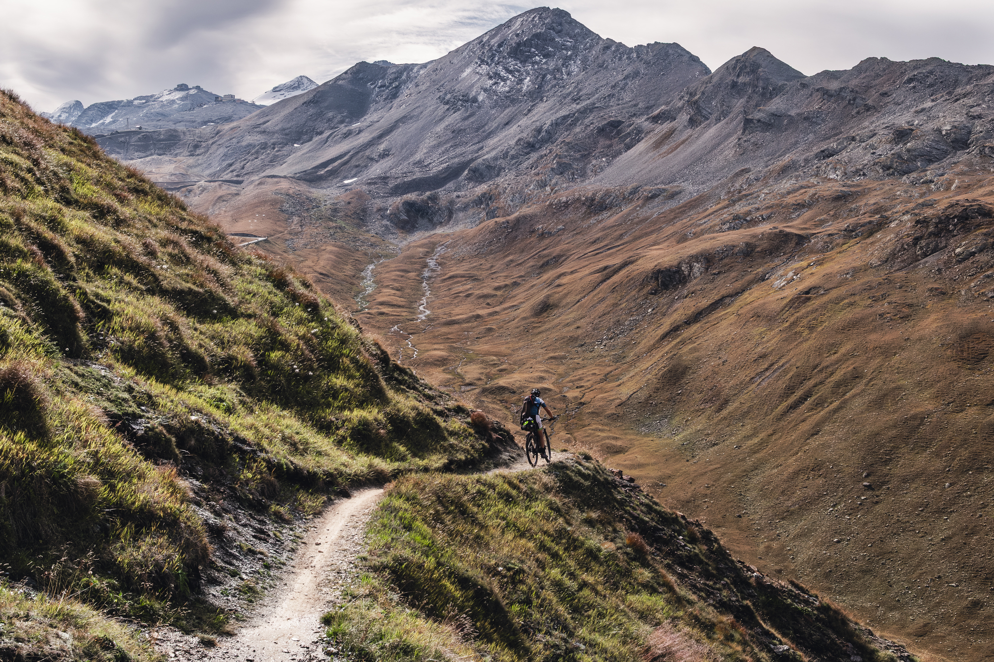 SNEAK PEAKS 2026: Unsupported durch die Dolomiten
