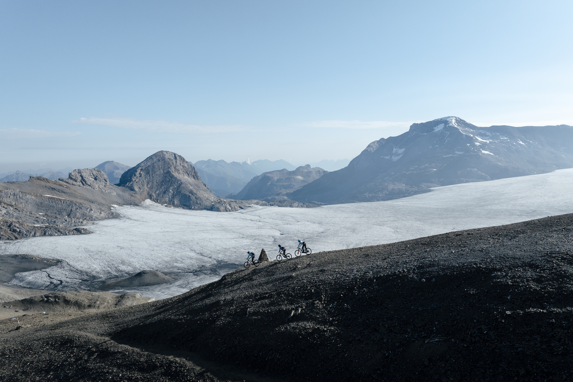 Mountainbiken in Crans-Montana: Vom Gletscher bis zu den Weinbergen