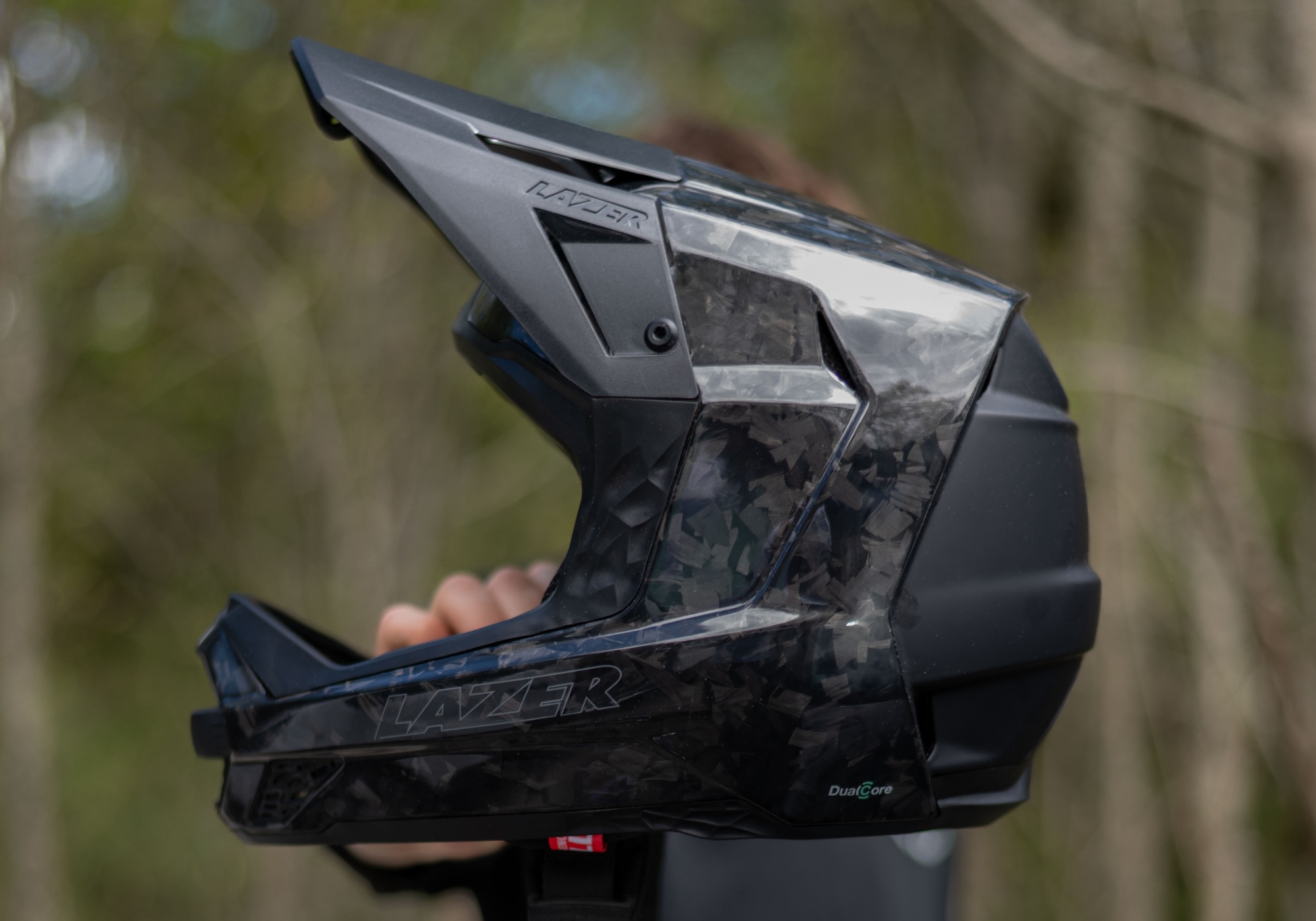 Lazer A-Line: Leichtester Downhill-Helm auf dem Markt