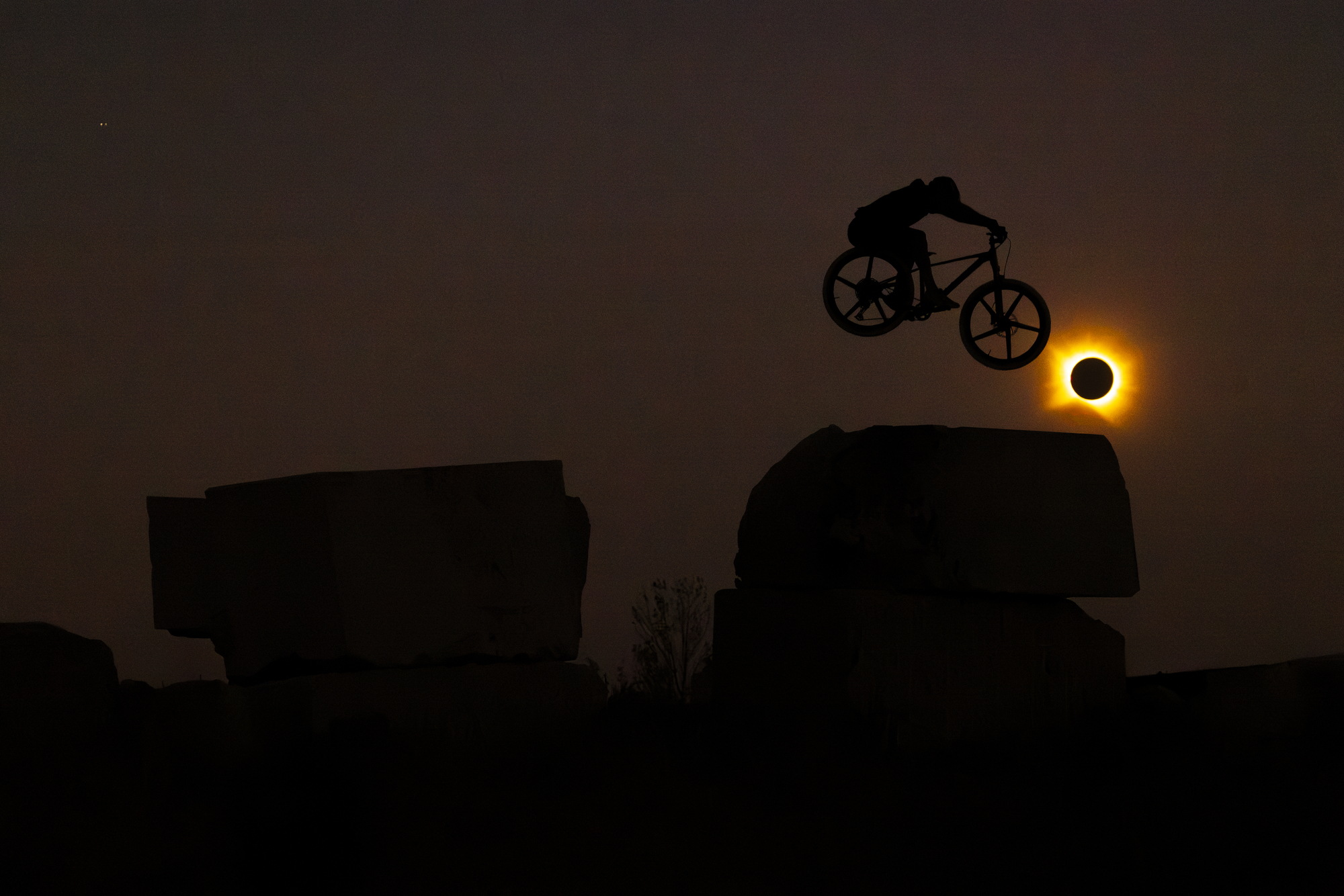 One Eclipse: David Cachón trifft den perfekten Moment