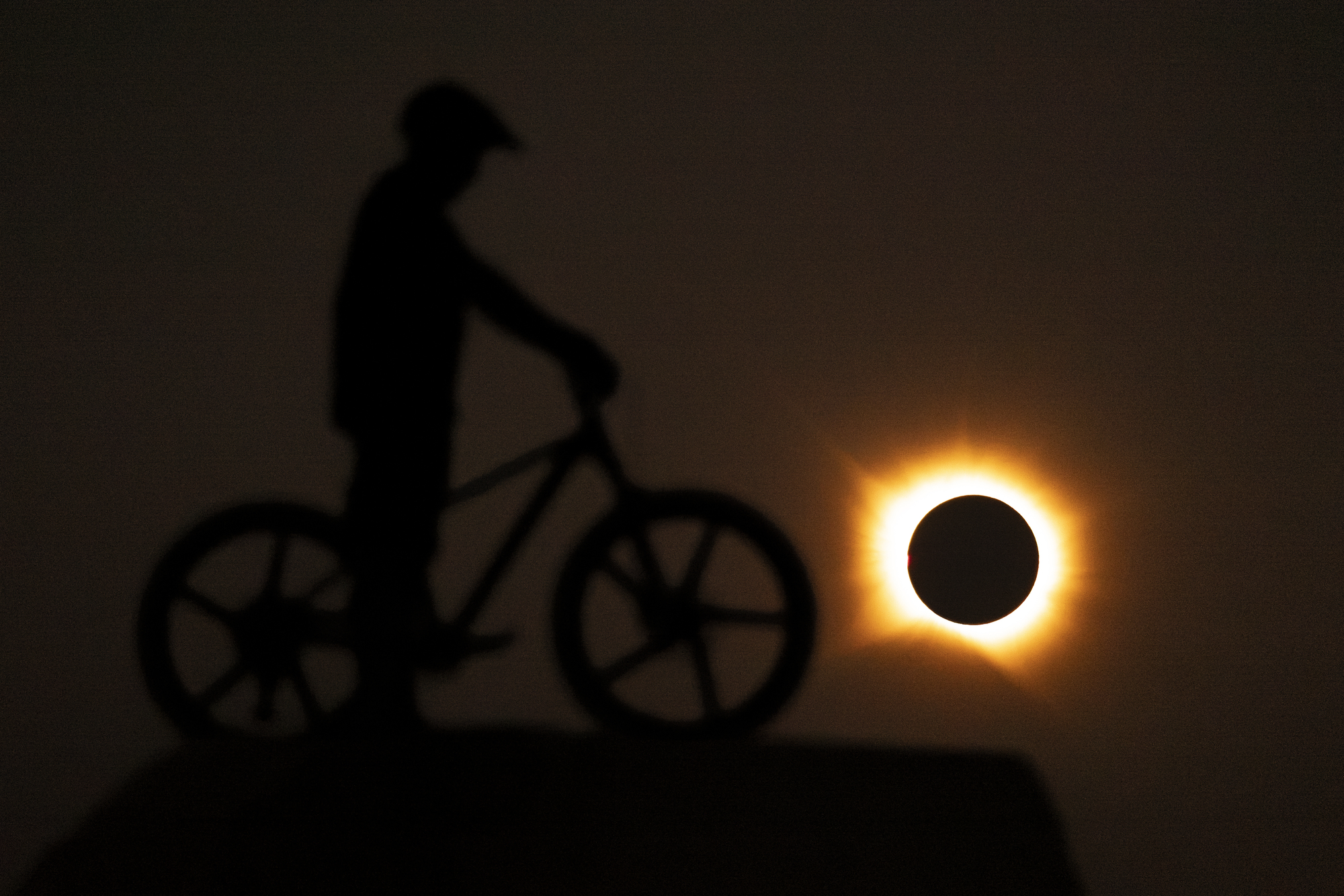 One Eclipse: David Cachón trifft den perfekten Moment